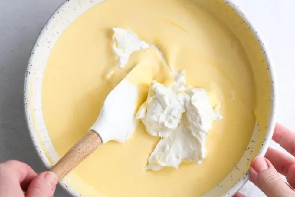 làm kem tiramisu