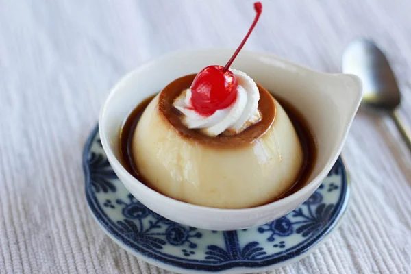 chiếc bánh flan béo mịn chiếc bánh flan béo mịn