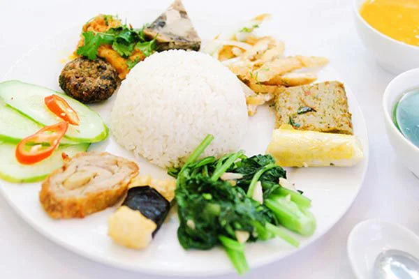 cơm chat cô tấm