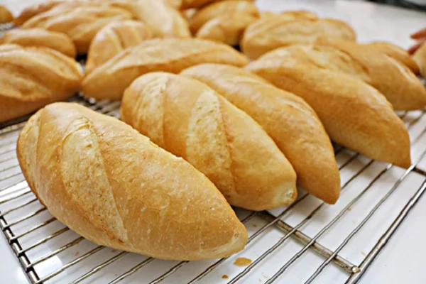 Kinh doanh bánh mì 1 vốn , 4 lời Kinh doanh bánh mì 1 vốn , 4 lời