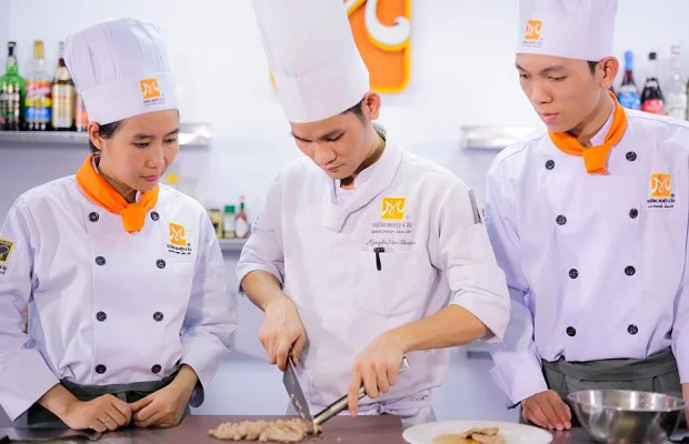 học nghề bếp trong nước