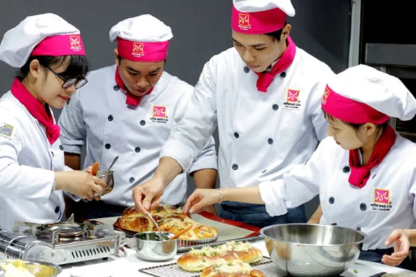 Học nghề làm bánh cơ hội kiếm thêm thu nhập Học nghề làm bánh cơ hội kiếm thêm thu nhập