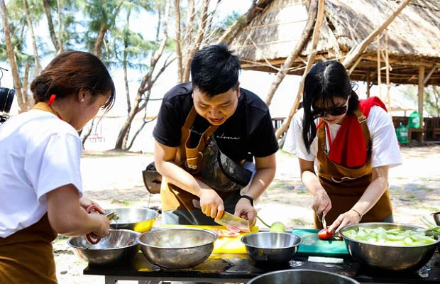 Các đội thể hiện tài năng nấu nướng