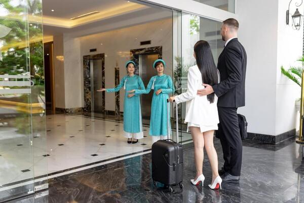 cách xử lý overbooking khách sạn