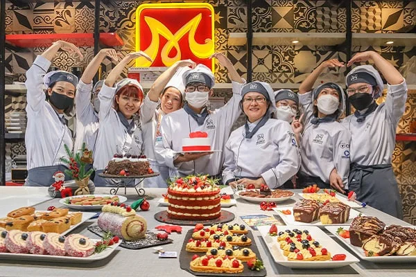 học làm bánh