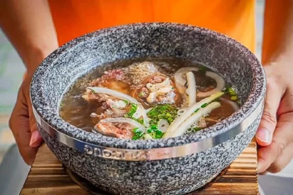 khoa-hoc-nau-pho-bo-bat-da khóa học nấu phở bò bát đá