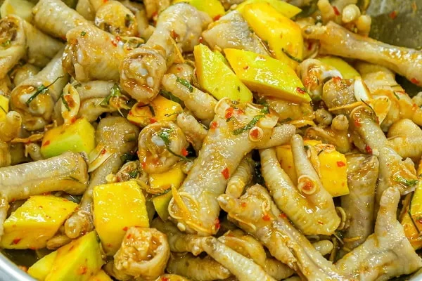 hoc-lam-chan-ga-xot-thai học làm chân gà xốt thái