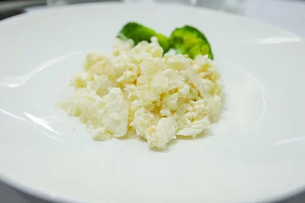 hoc-lam-yen-xao-bach-van học làm yến xào bạch vân